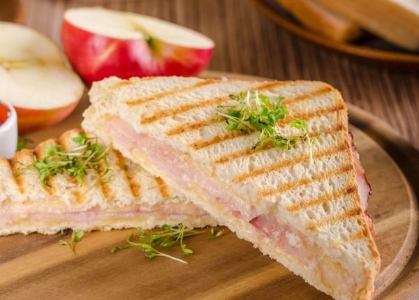 Grilled Ham, Cheese, and Apple Sandwiches
